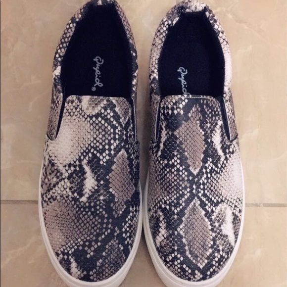 Qupid Slip-Ons Snake - Picture 1 of 4